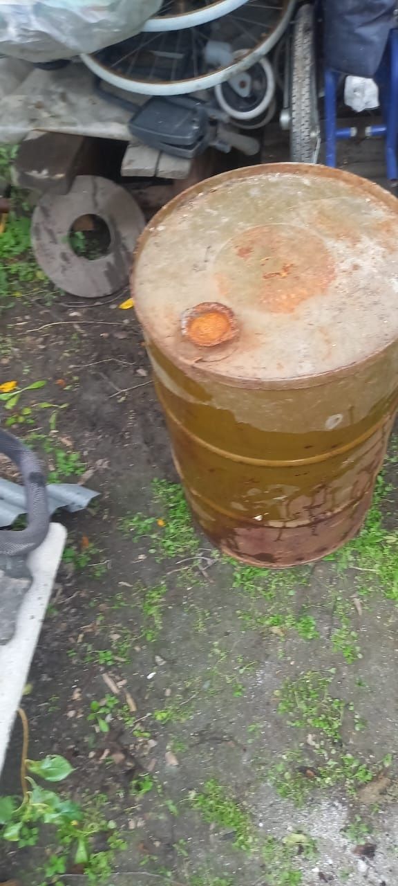 Продам Бочку железны бу
