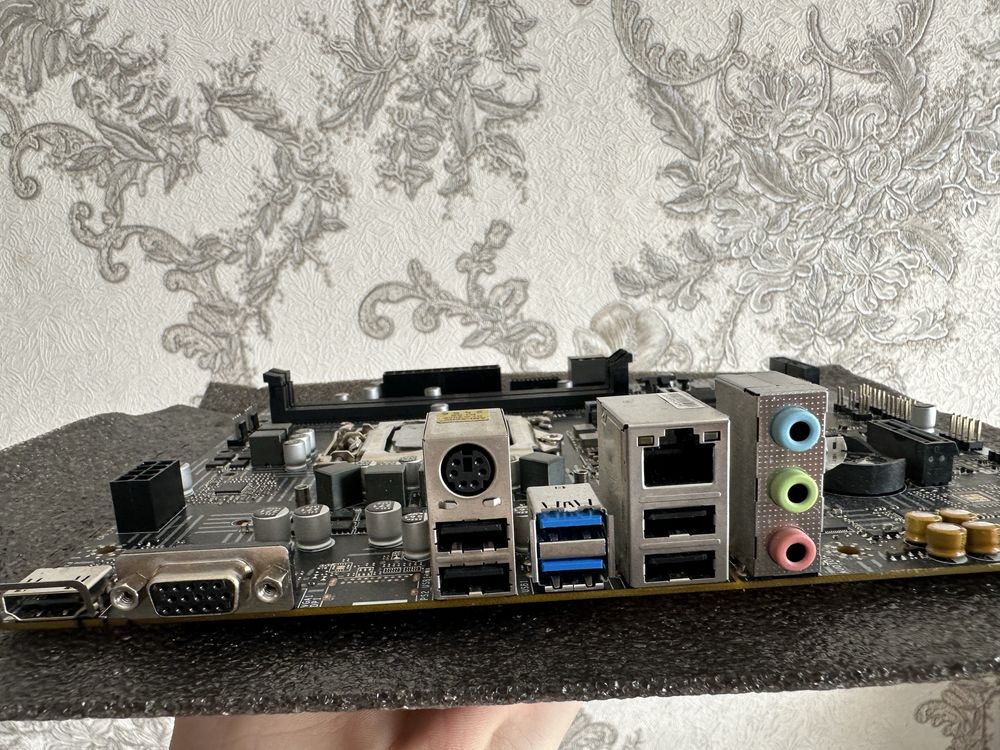 Продам материнскую плату msi H510-A pro