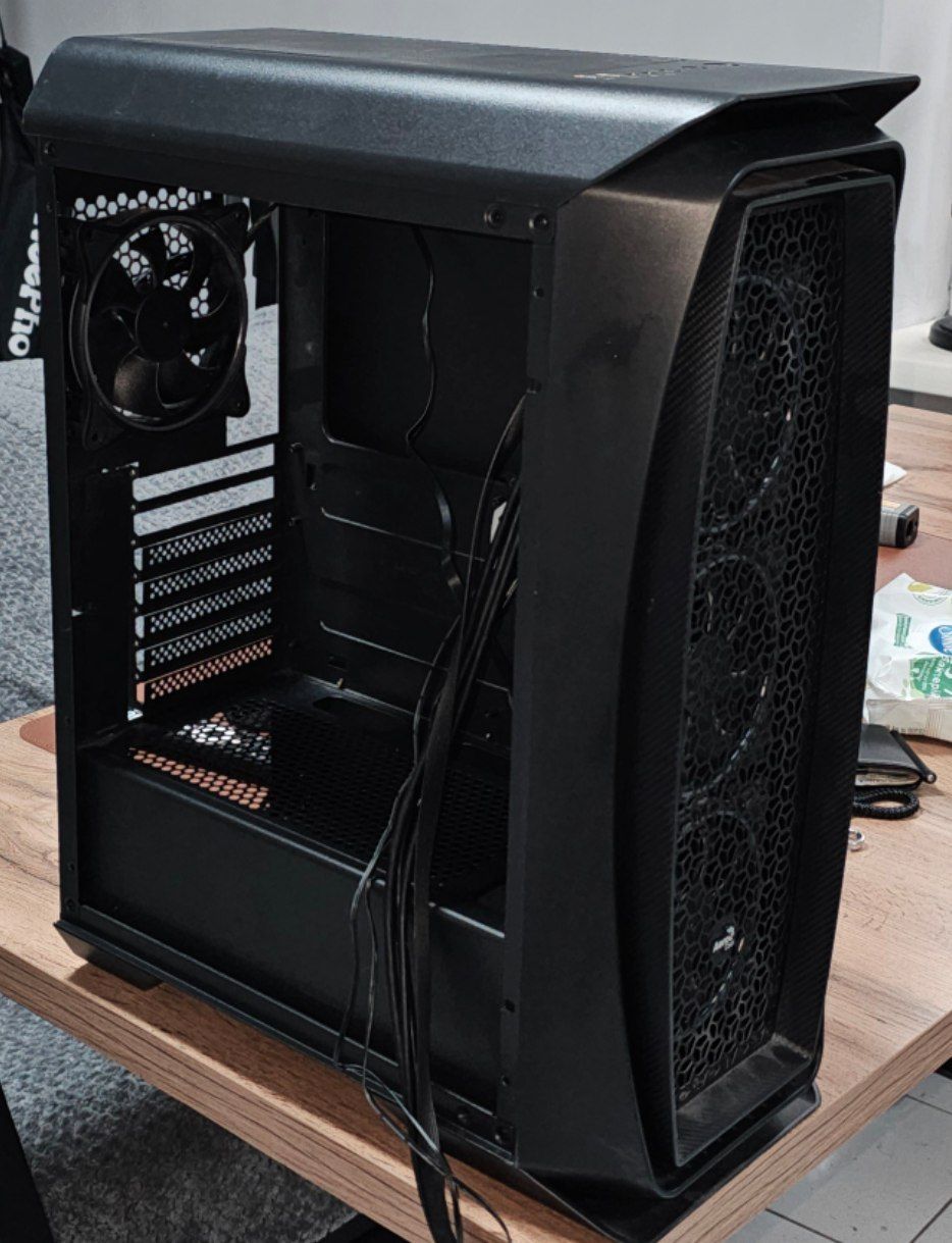 Корпус ПК Aerocool Aero One Frost