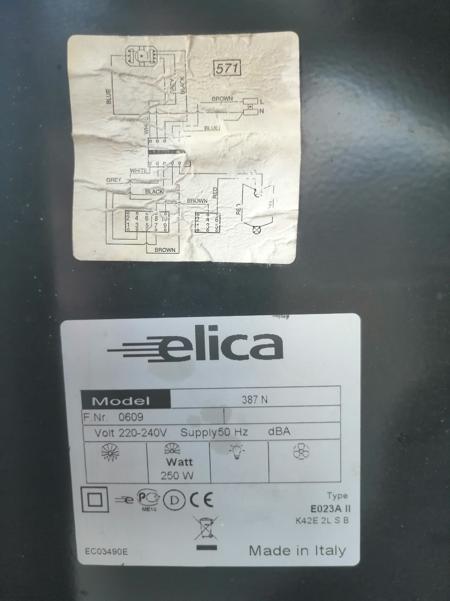 Продам вытяжку "Elica"