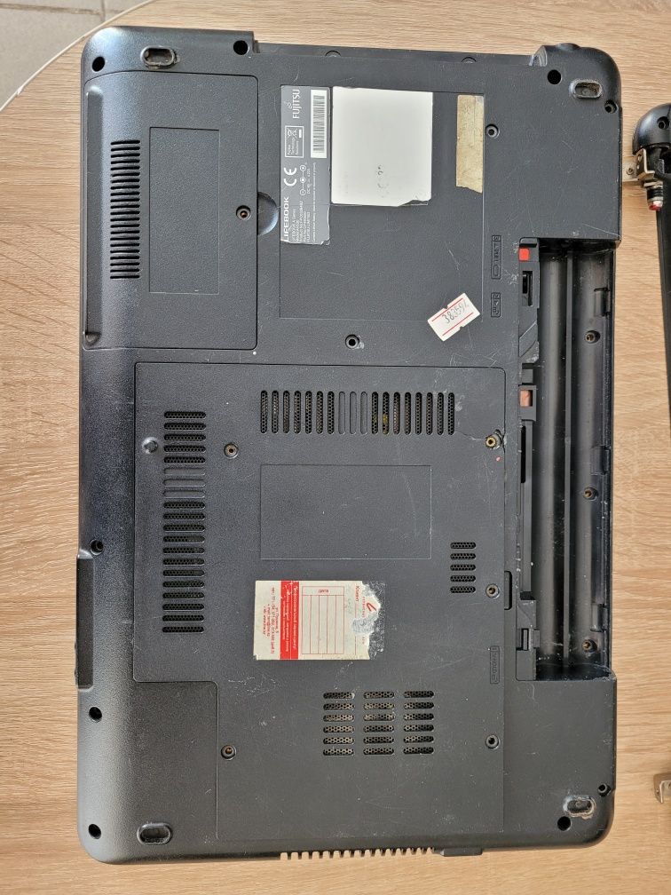 Продам корпус и охлаждение Lifebook Ah 530