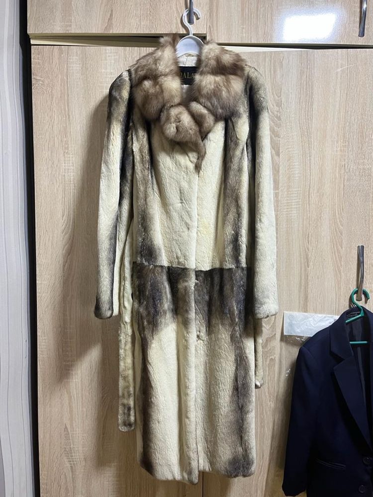 Шуба из норки с воротником соболь