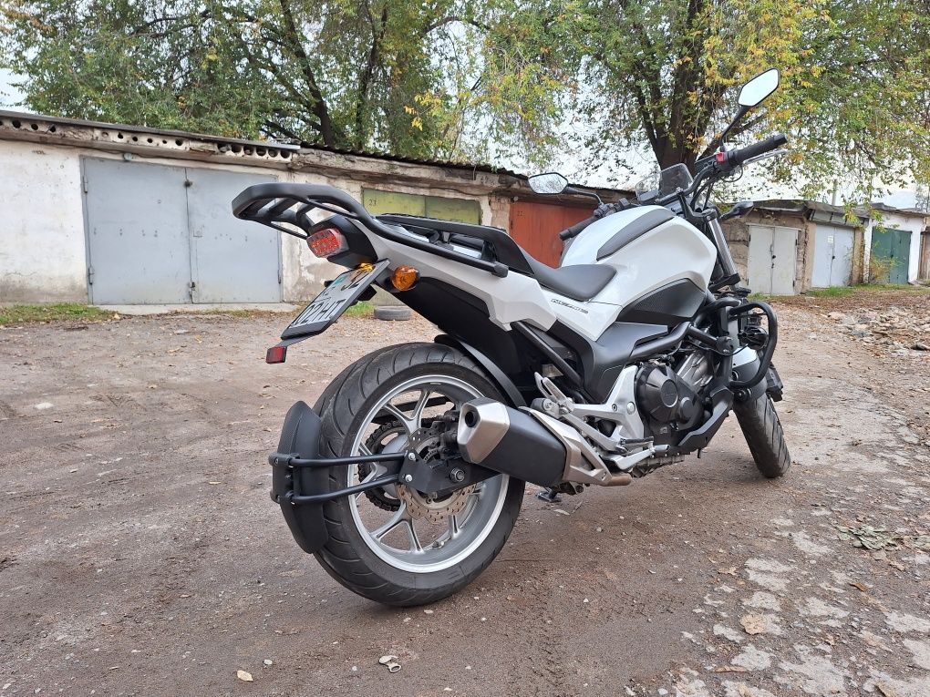 Продам отличный мотоцикл Honda NC750S 2016 МКПП