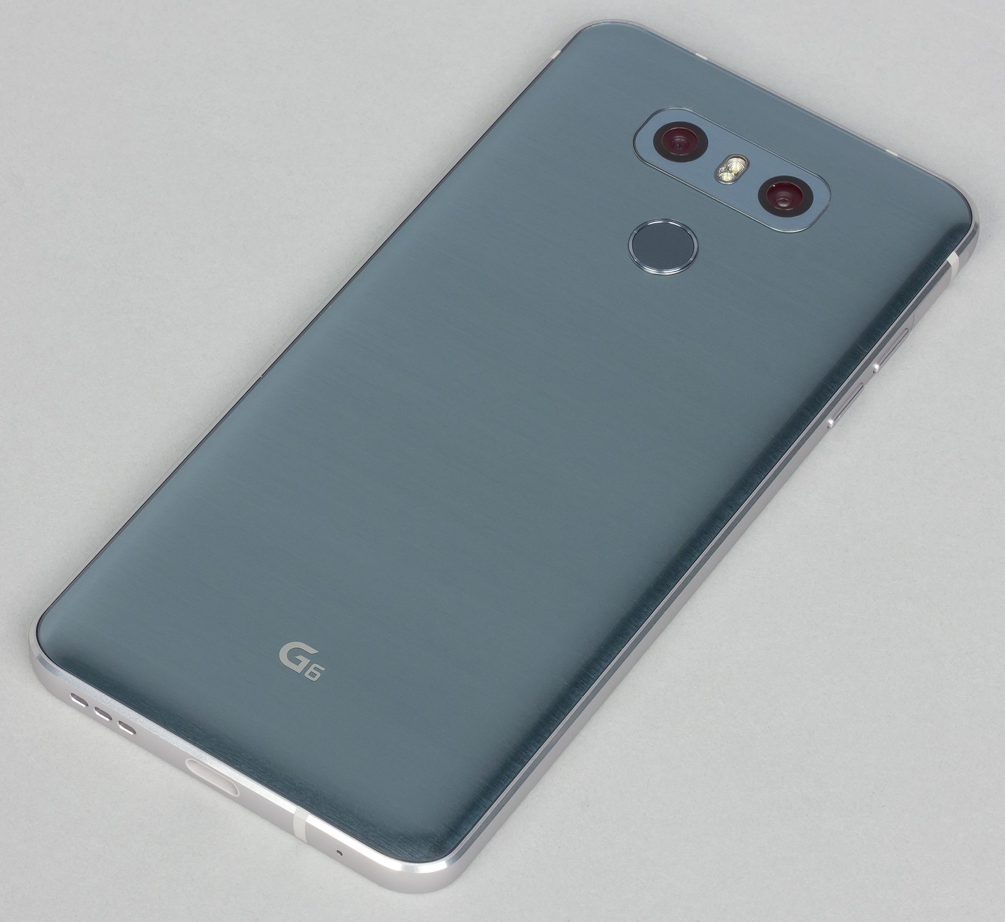 Продаю смарфон  LG G6