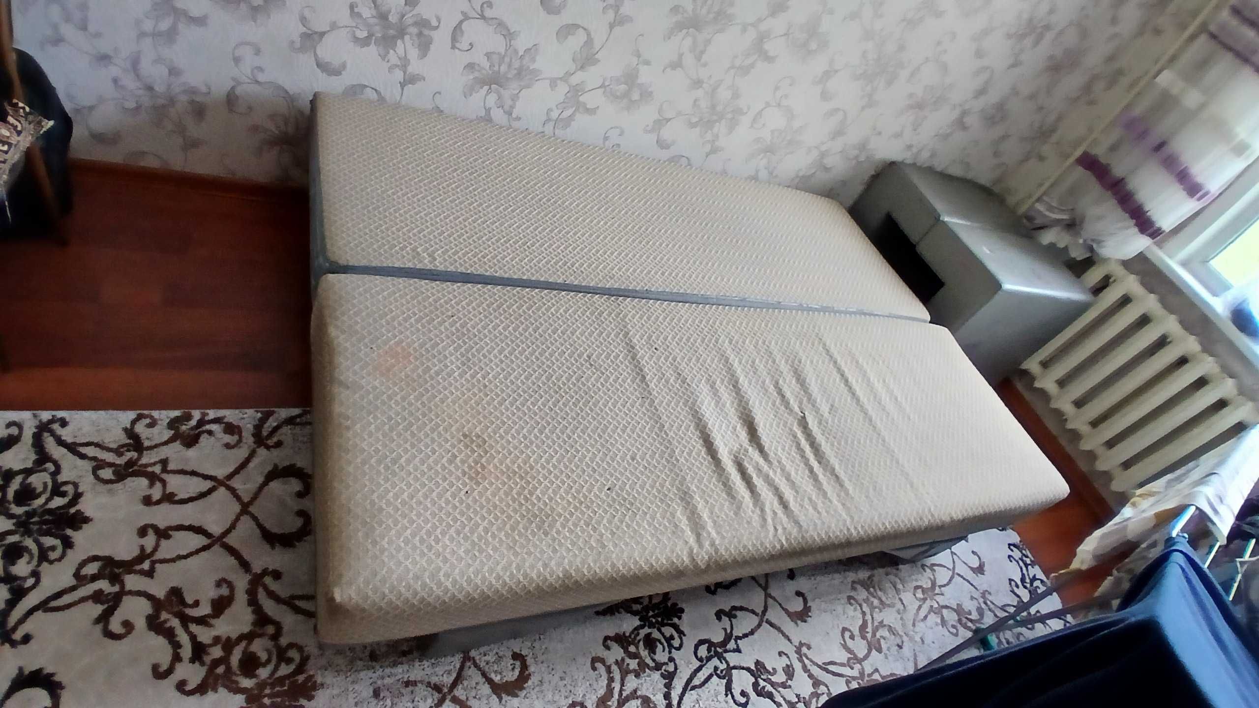 Диван отдам бесплатно