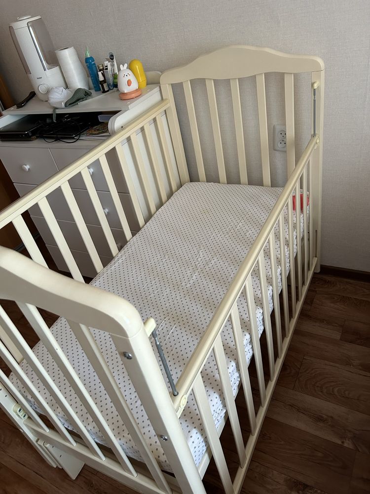 Продам детскую кроватку