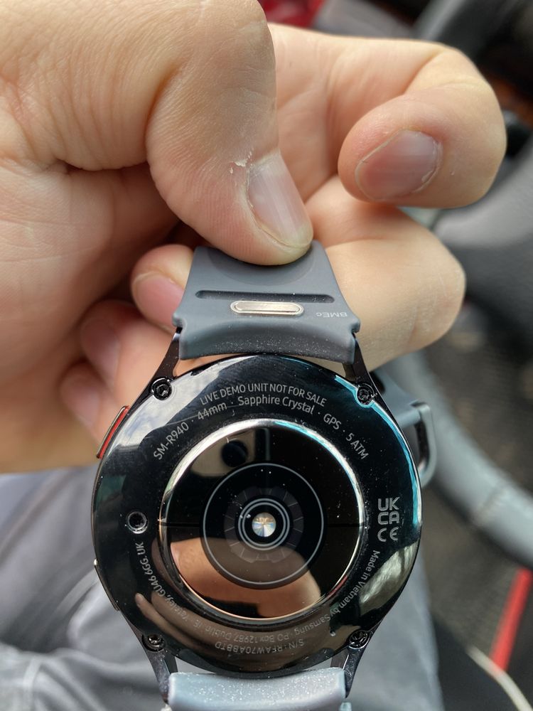 Смарт-часы Samsung Galaxy Watch6 44 мм графитовый-черный
