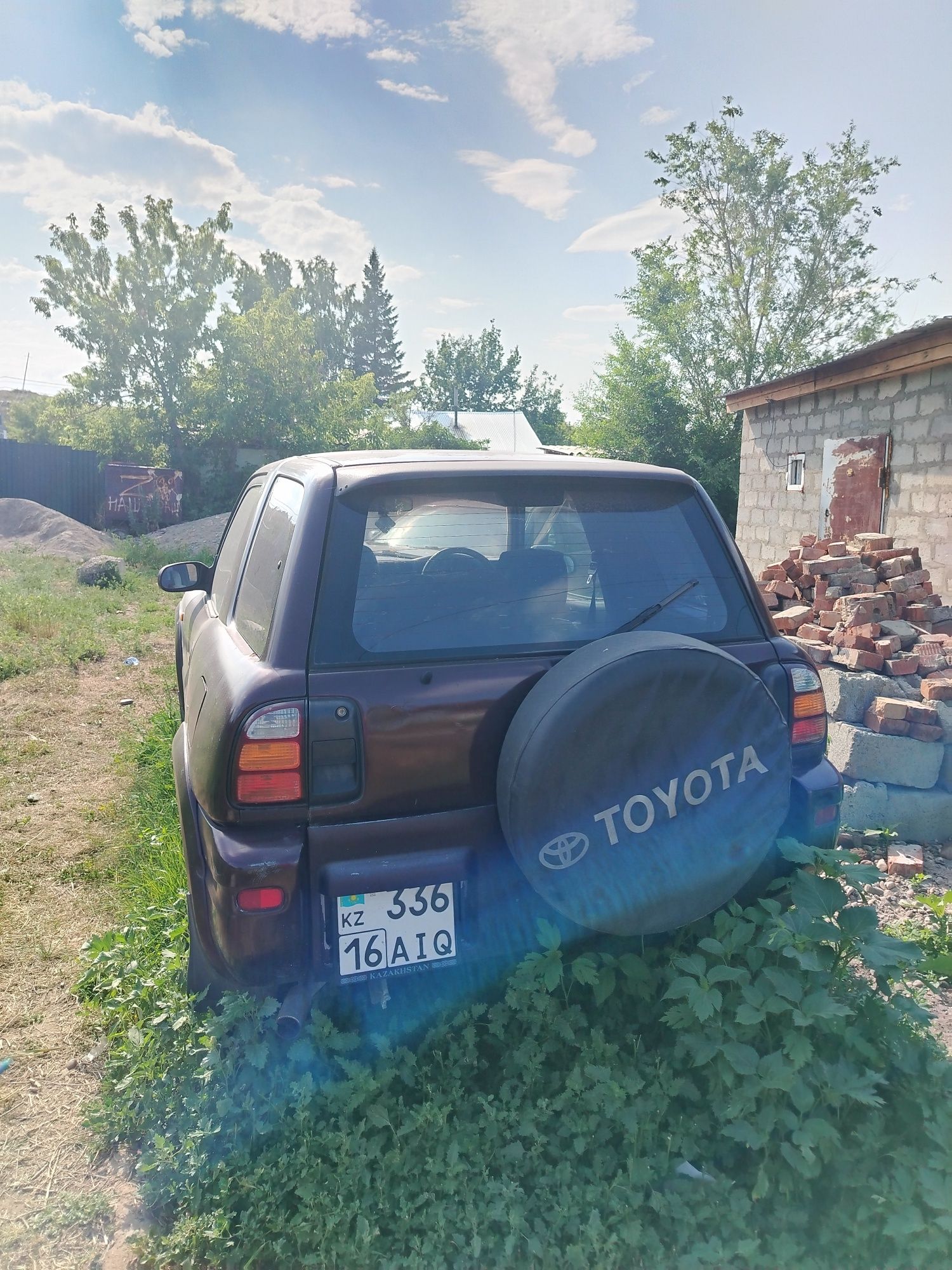 Продам машину Rav 4