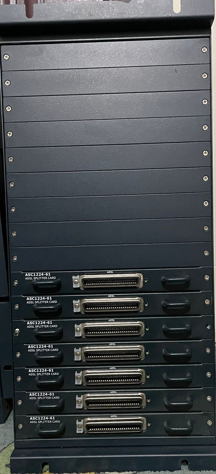 Оборудование АТС  DSLAM Zyxel
На шасси каждый линейный модуль (плата)