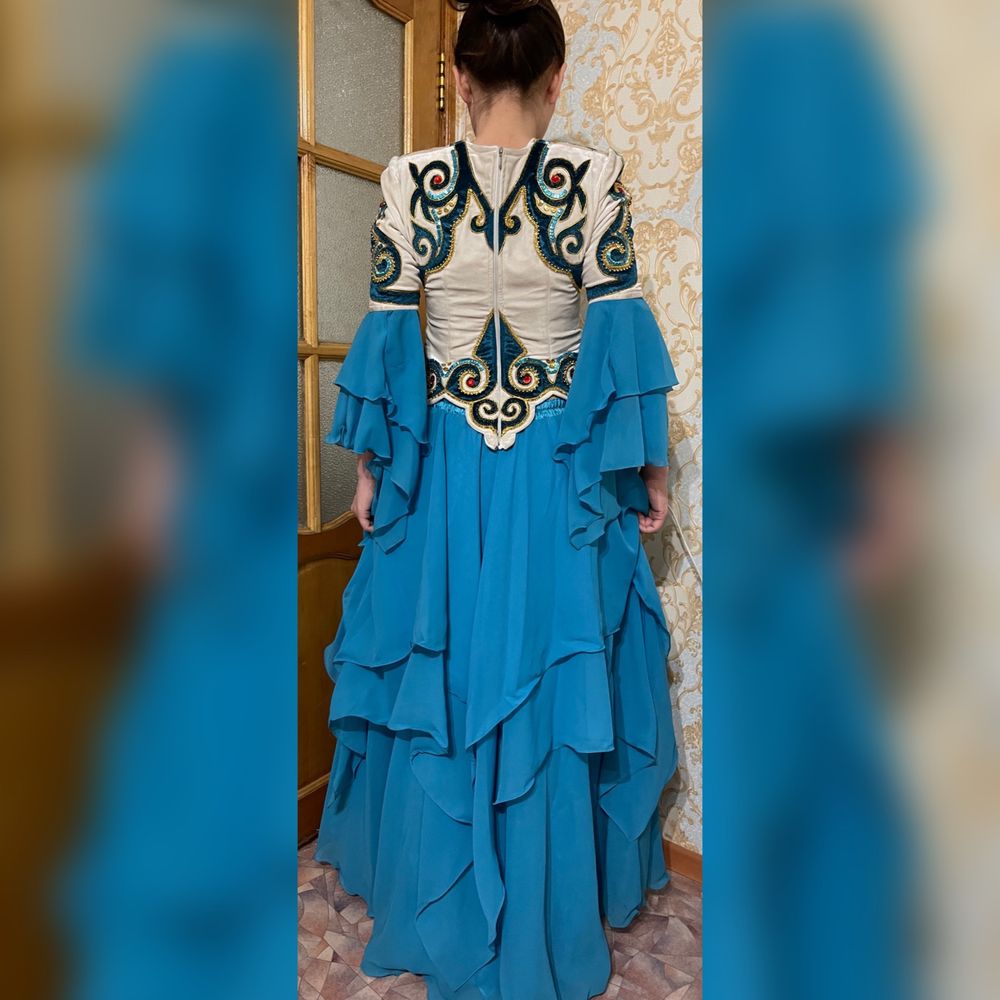 Казахский национальный костюм
