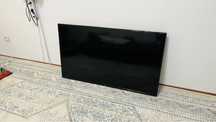 Телевизор TCL  с кронштейном