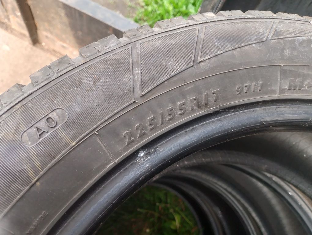 Продам шины R17 * 225 * 55