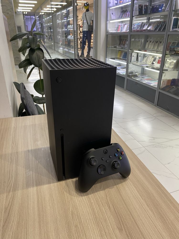 X box series X 1TB 1 джойстик