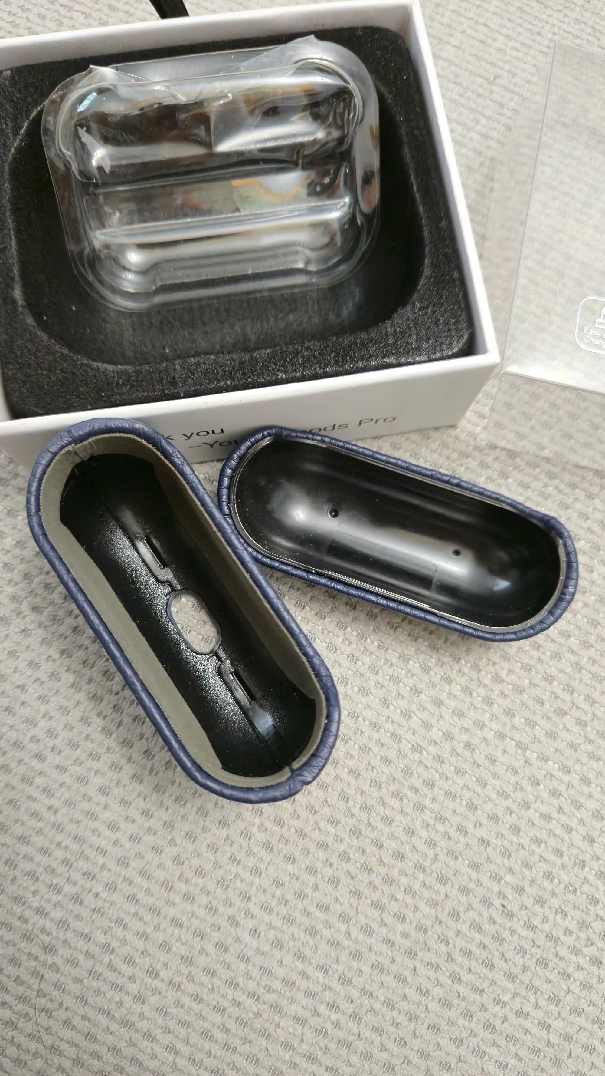 Продам чехол для наушников Apple AirPods Pro под кожу в синем цвете