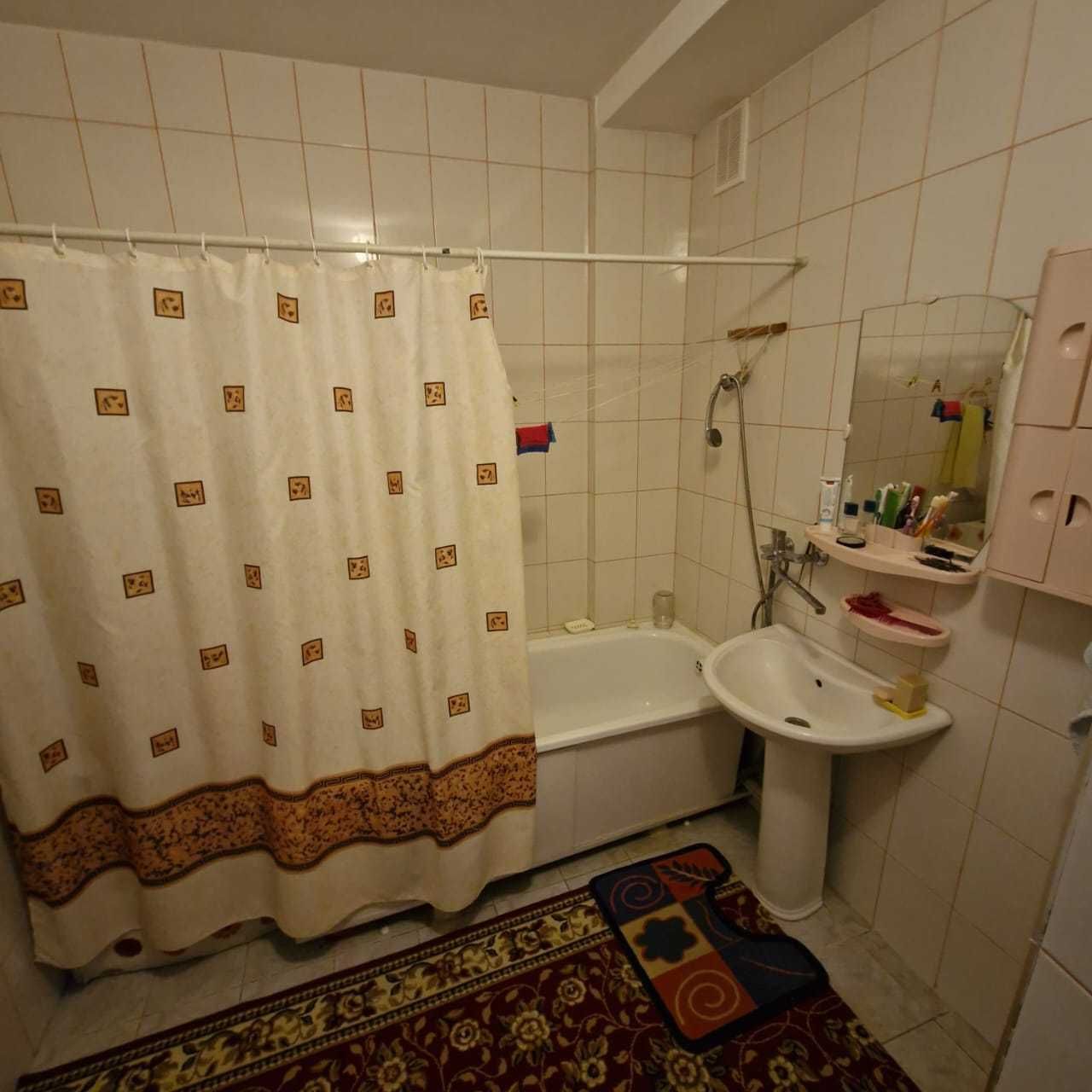 Продам трехкомнатную квартиру мкрн. им. Д.А. Конаева д. 58 (6 Мкр)