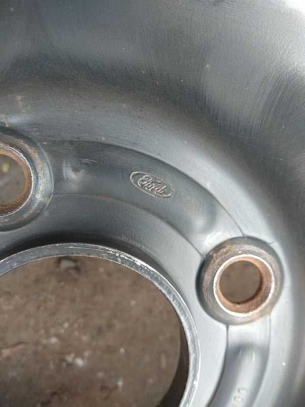 Продам оригинальные металлические диски на Ford