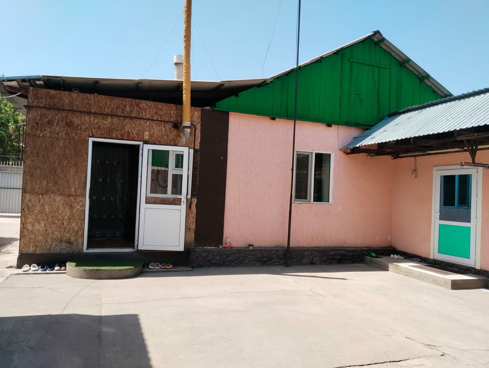 Уй сатылады. Продоется дом