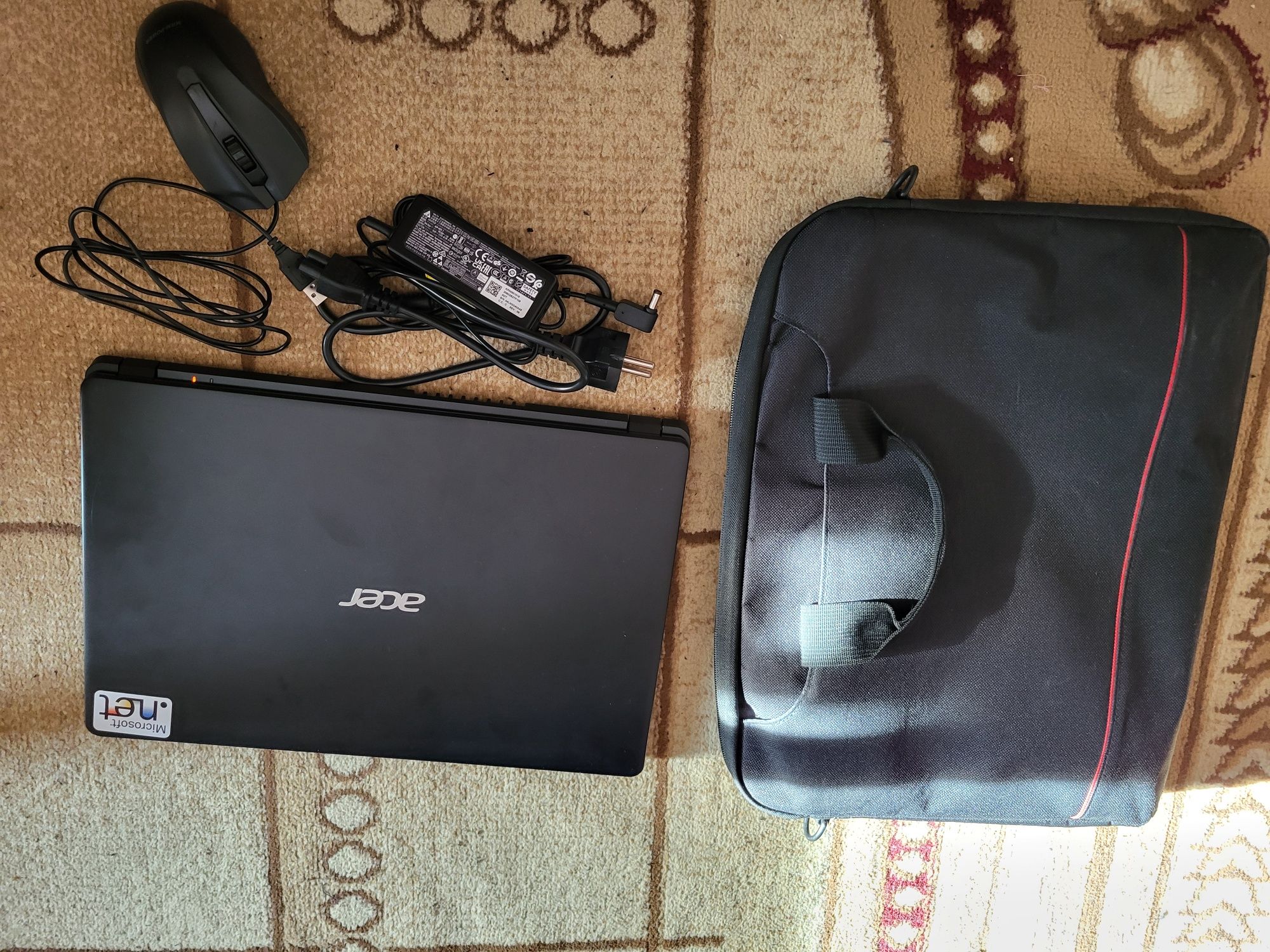 Acer extensa 215-52