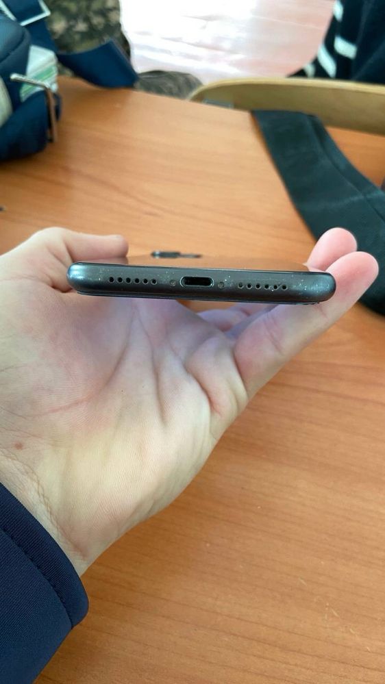 iPhone 11 каропкамен