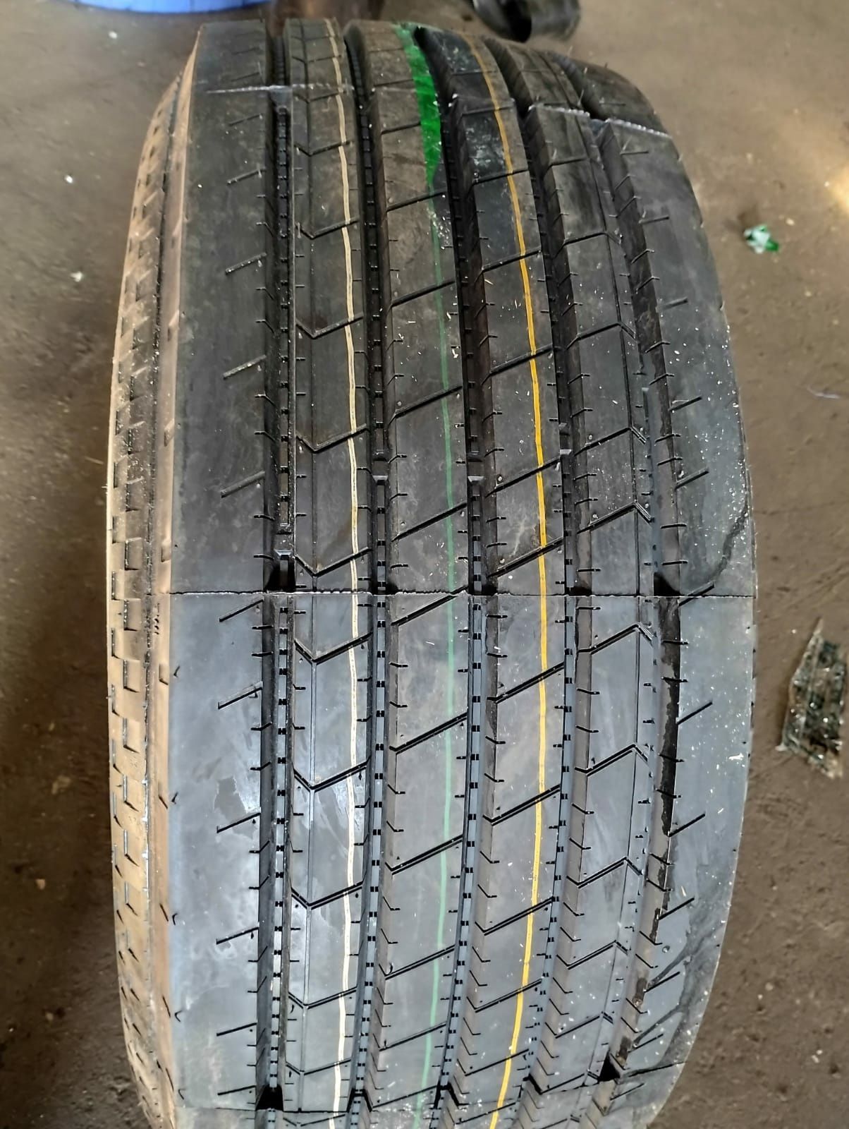 385/55R22,5 РУЛЕВАЯ