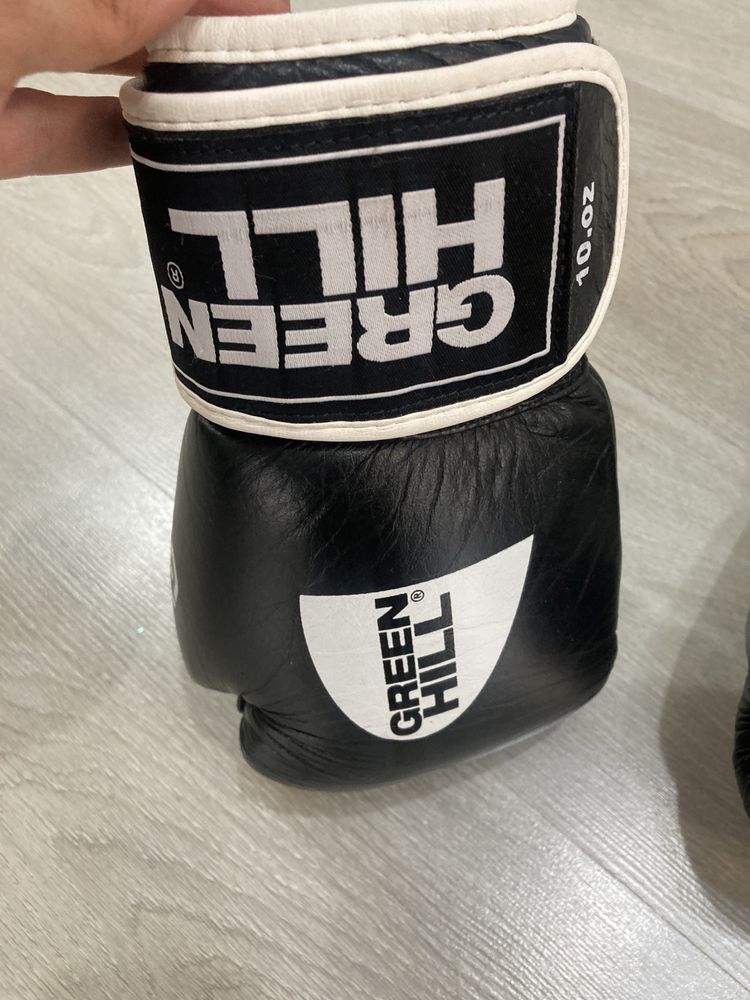Продам боксеские перчатки Green HIill