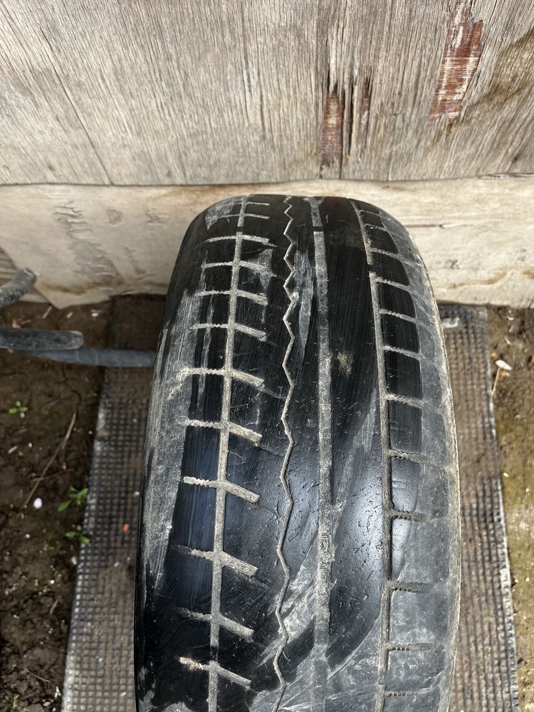 Шины Marshal 205/60 R16 2 шт и 1 шт другой фирмы.