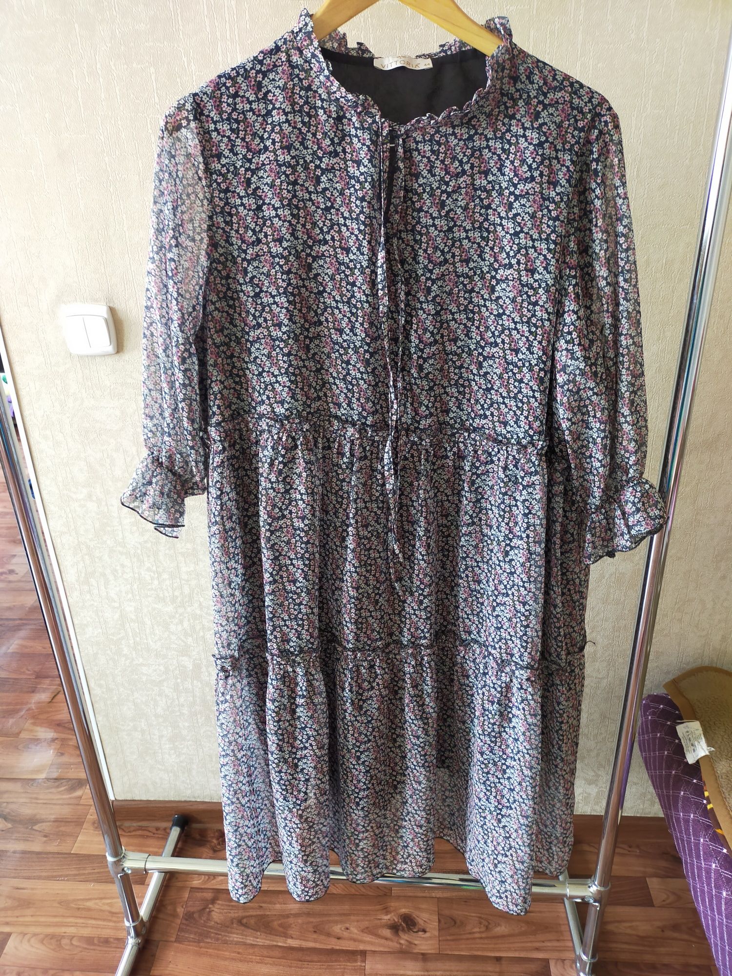 Платье продам костюм