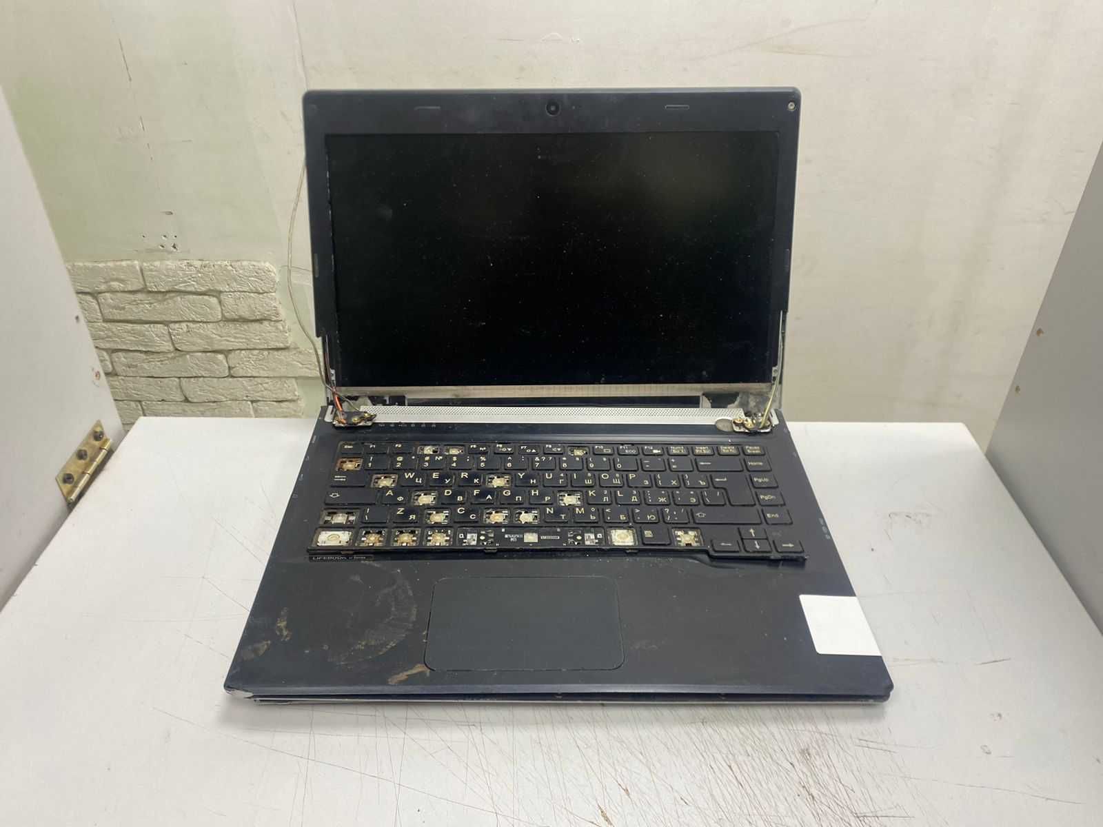 Fujitsu UH552 Windows 8