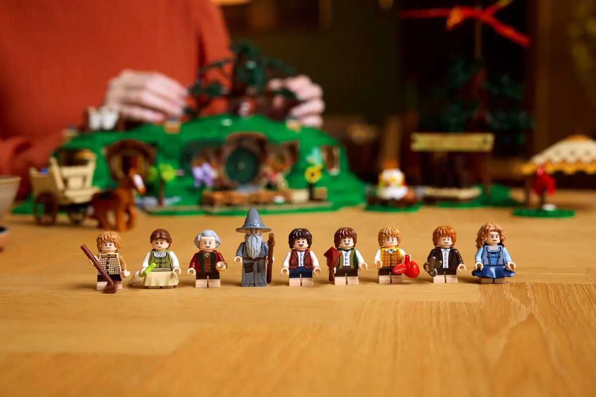 LEGO ICONS 10354: Властелин колец - Шир (LOTR - The Shire)