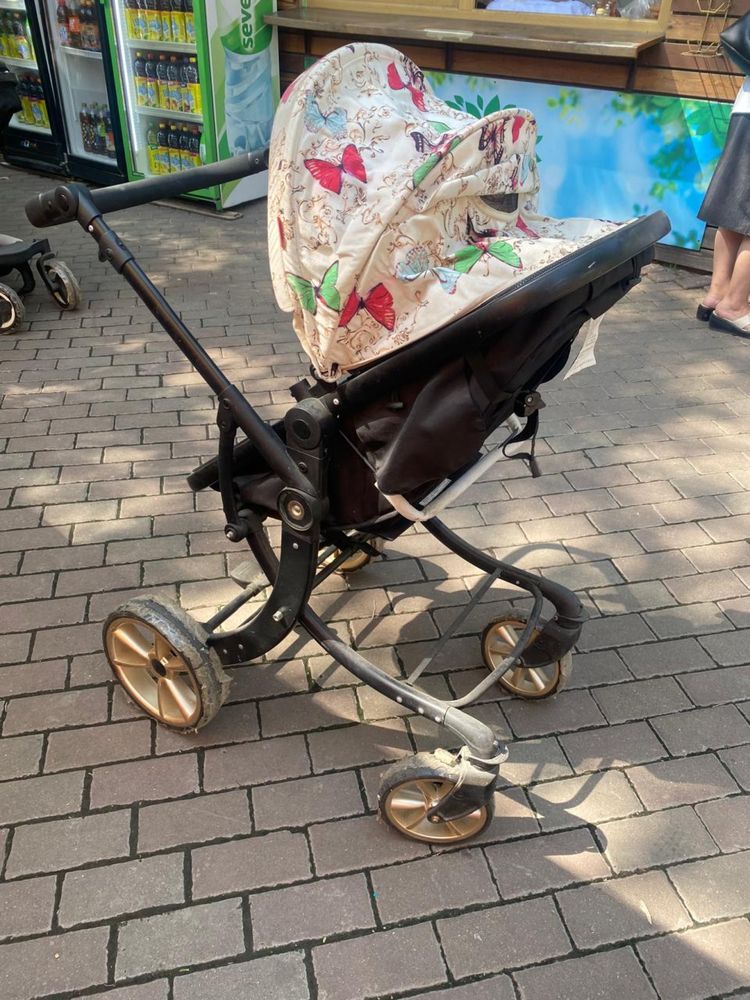Продаю новые коляски