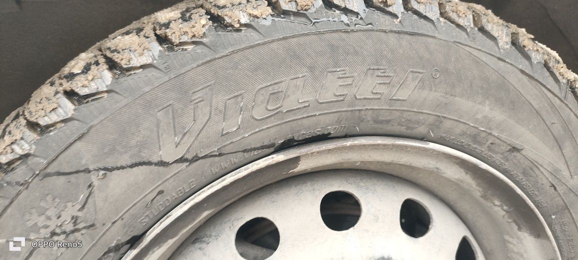 Продам диски с зимней резиной Viatti. Разболтовка 4х100. ЕТ45 d54.1.