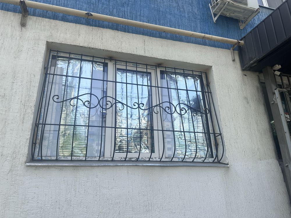 Окна б/у в отличном состояний, 4 окна, 1 дверь