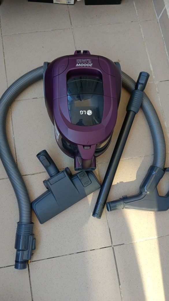 Пылесос LG 2000w