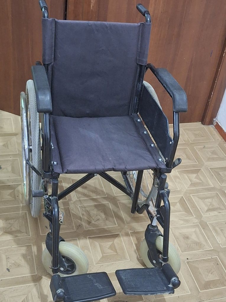 Инвалидная коляска уличная