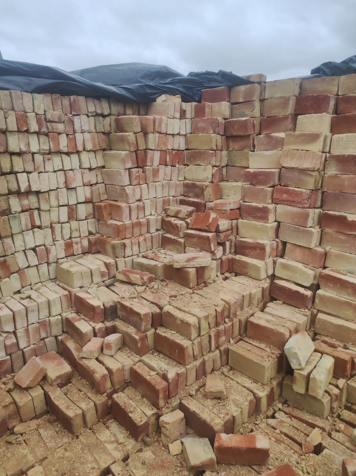 Продам кирпичи,  с доставкой