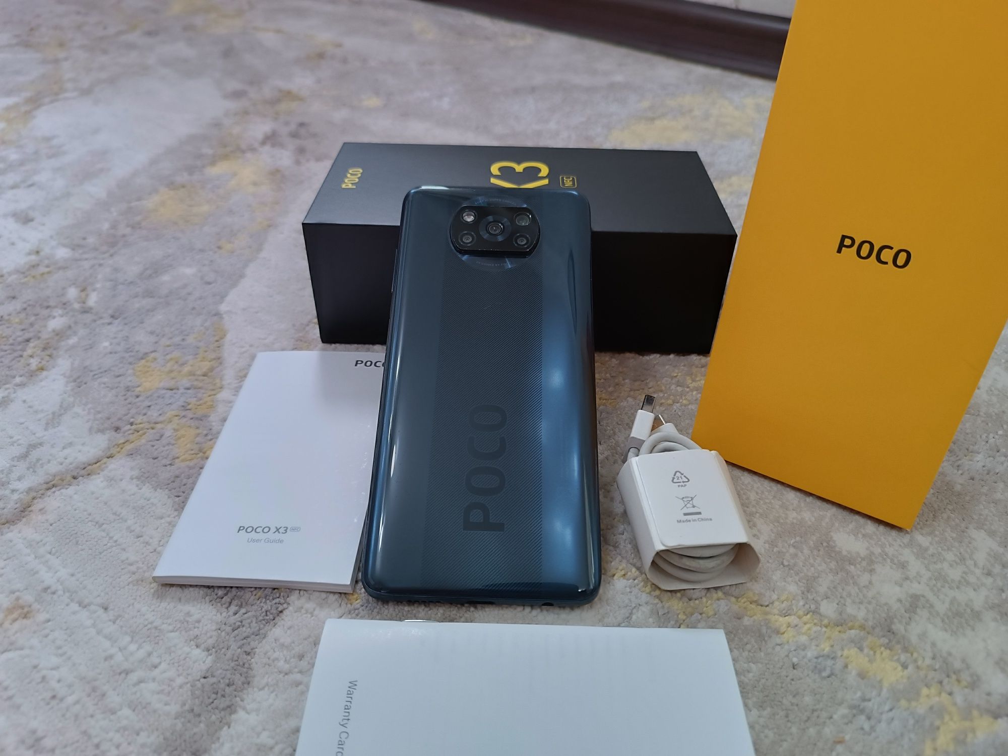POCO X3 NFC в отличном состоянии.