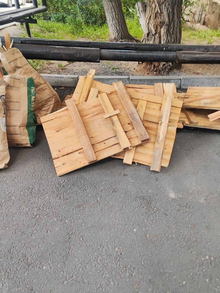 Дрова доски от пола