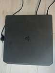 Продам ps4 (игровая приставка)