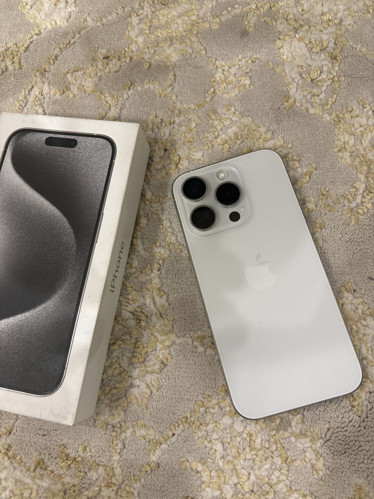 IPhone  15 pro белый