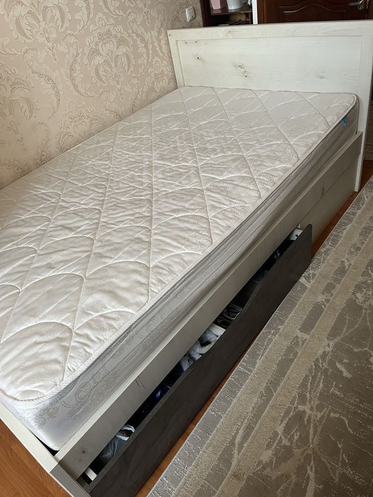 Кровать 120*200 размерде матрасымен сатылады