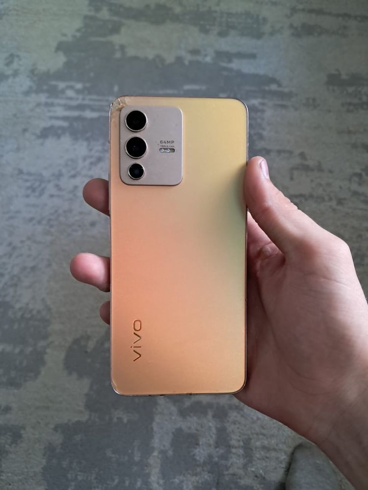 смартфон Vivo v23