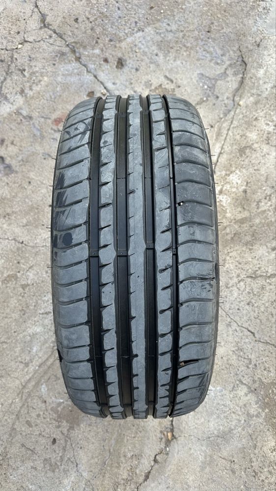 Продам шины 235/45/18 Triangle EffexSport