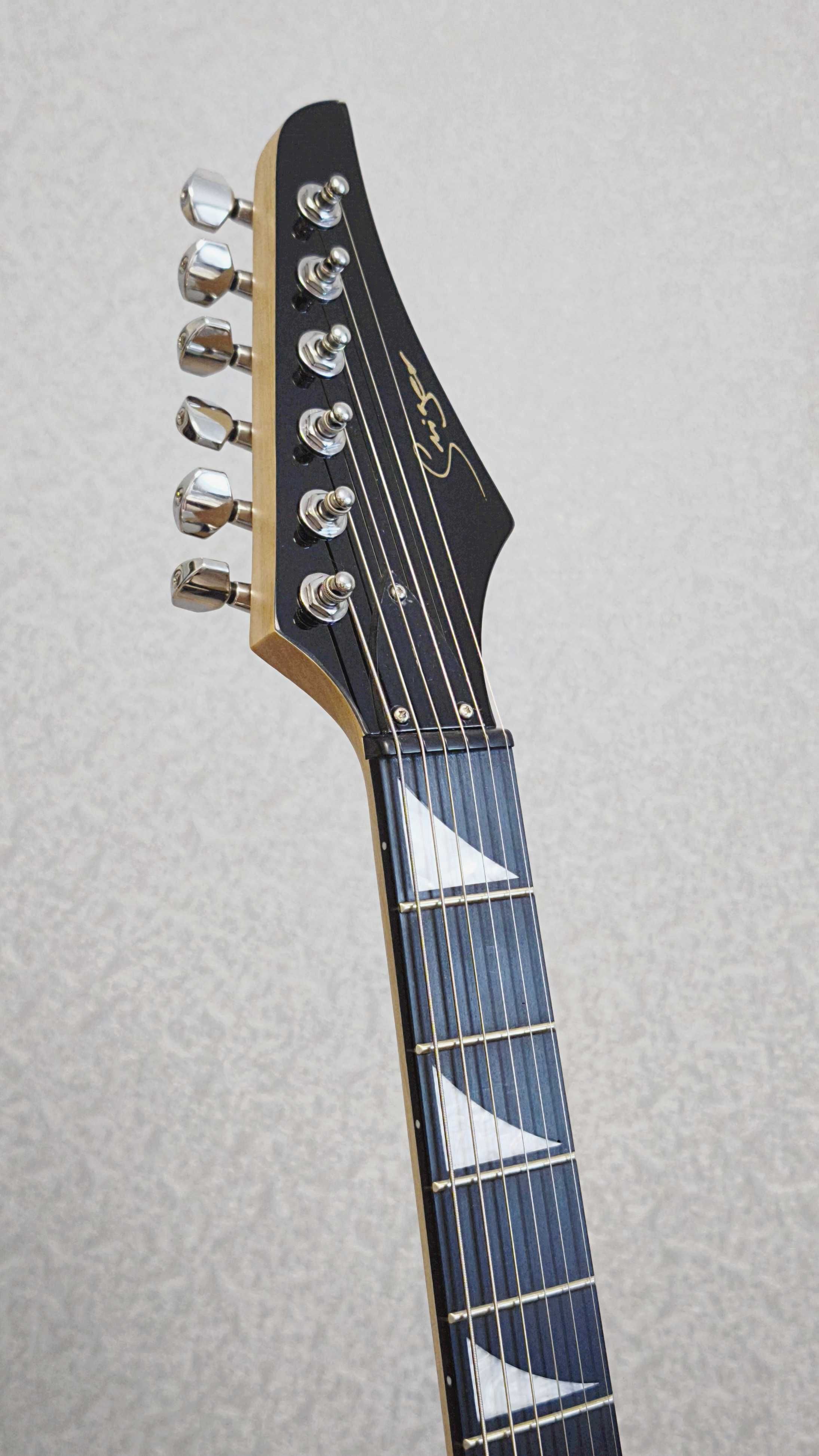 Новый комплект: электрогитара Smiger Superstrat + комбик Belcat и др.