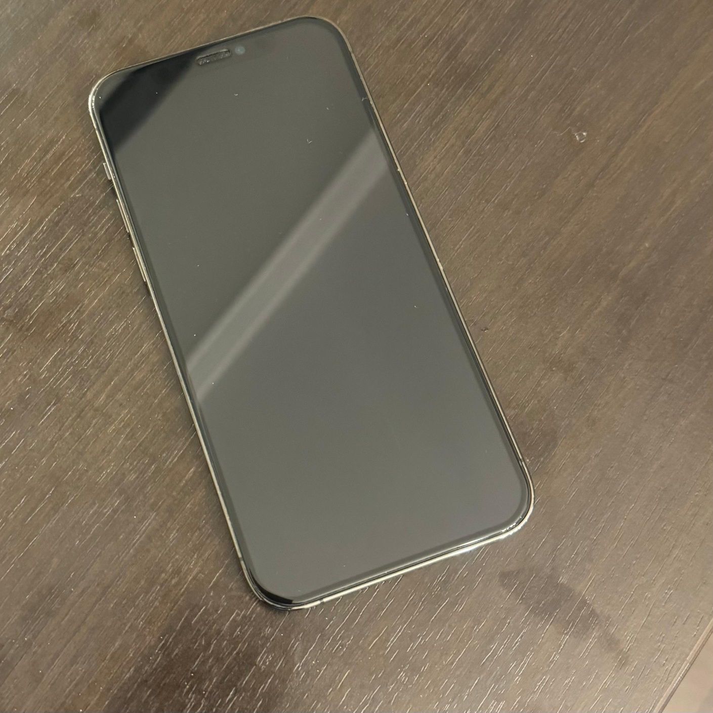 Продам IPhone 12 PRO в хорошем состоянии. Заряд 85%
