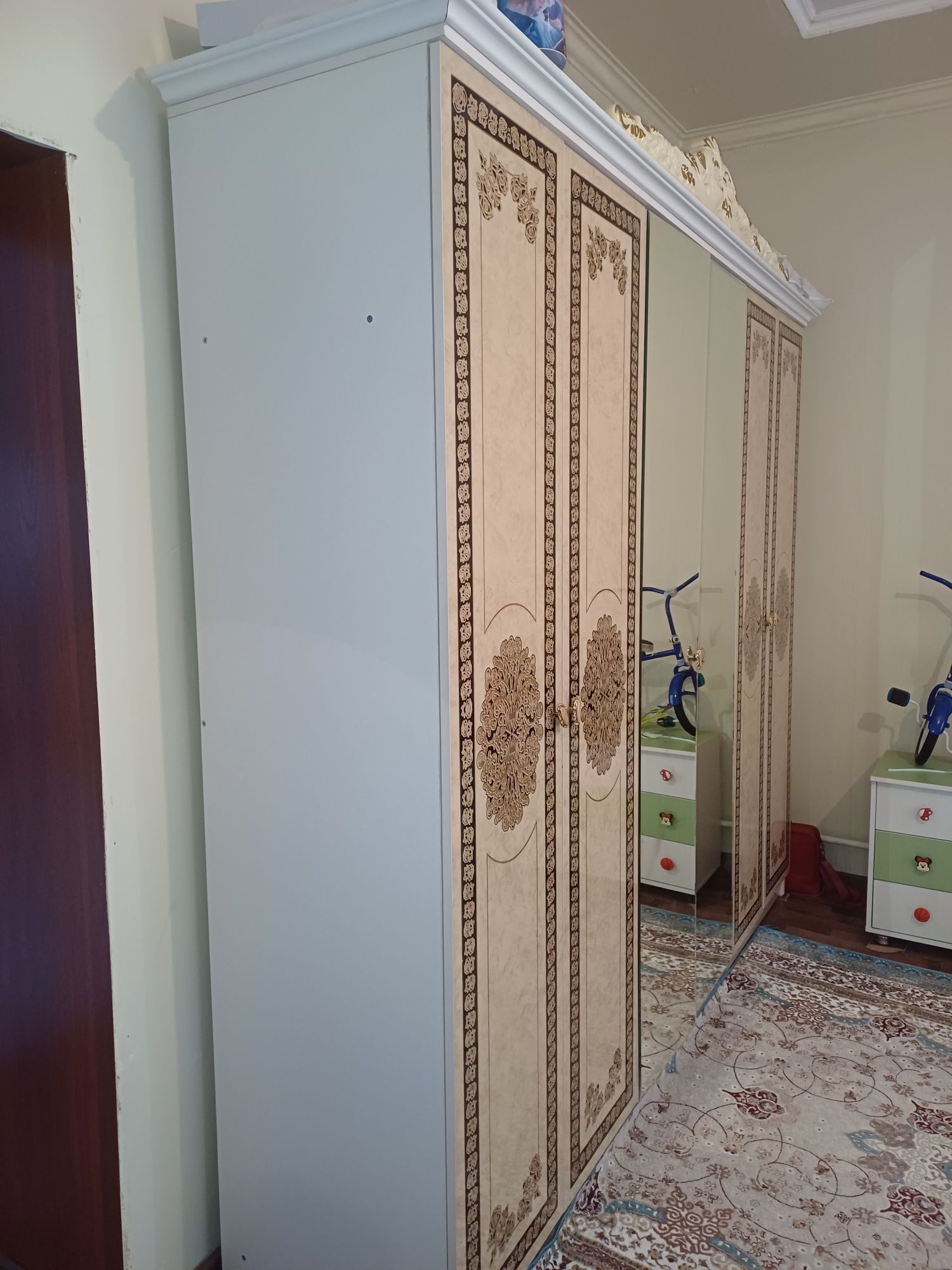 Спальный гарнитур