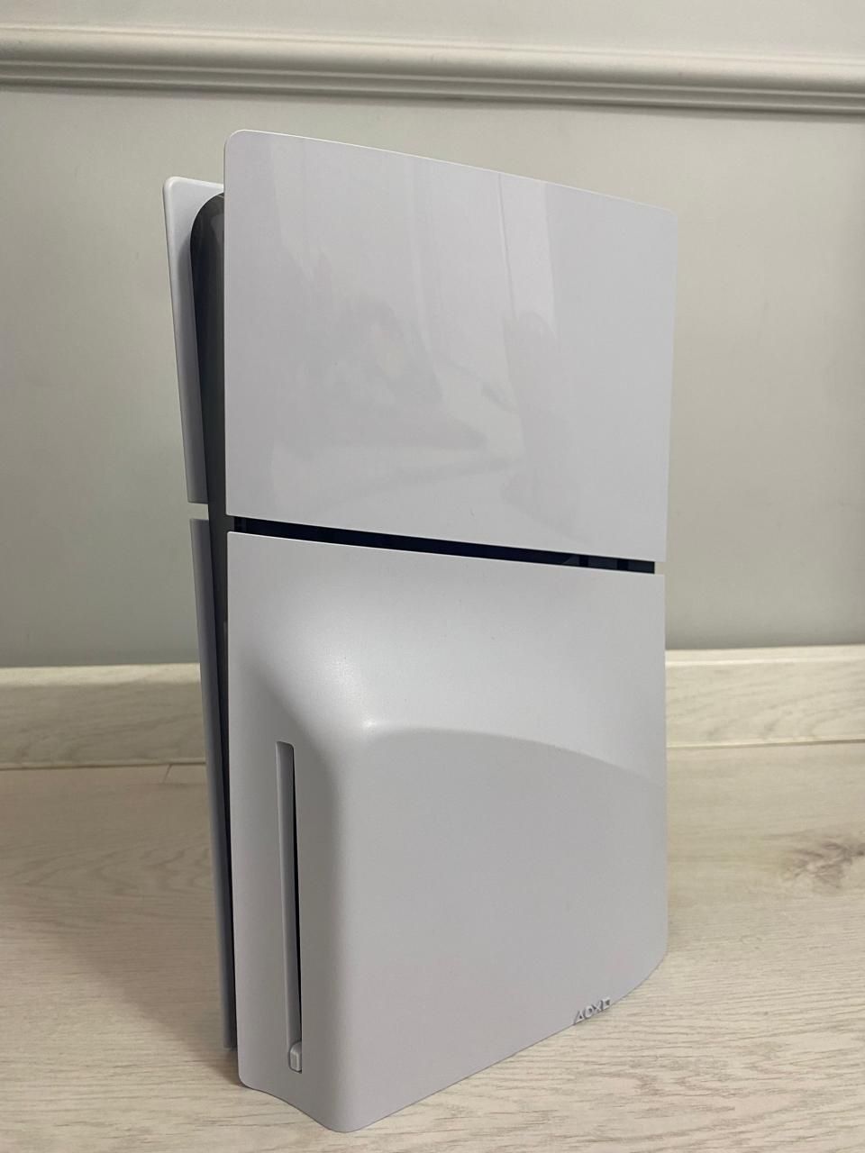 Playstation 5 (1TB) с дисководом и двумя джойстиками