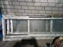 Продам 2 двери пластиковые,стеклянный