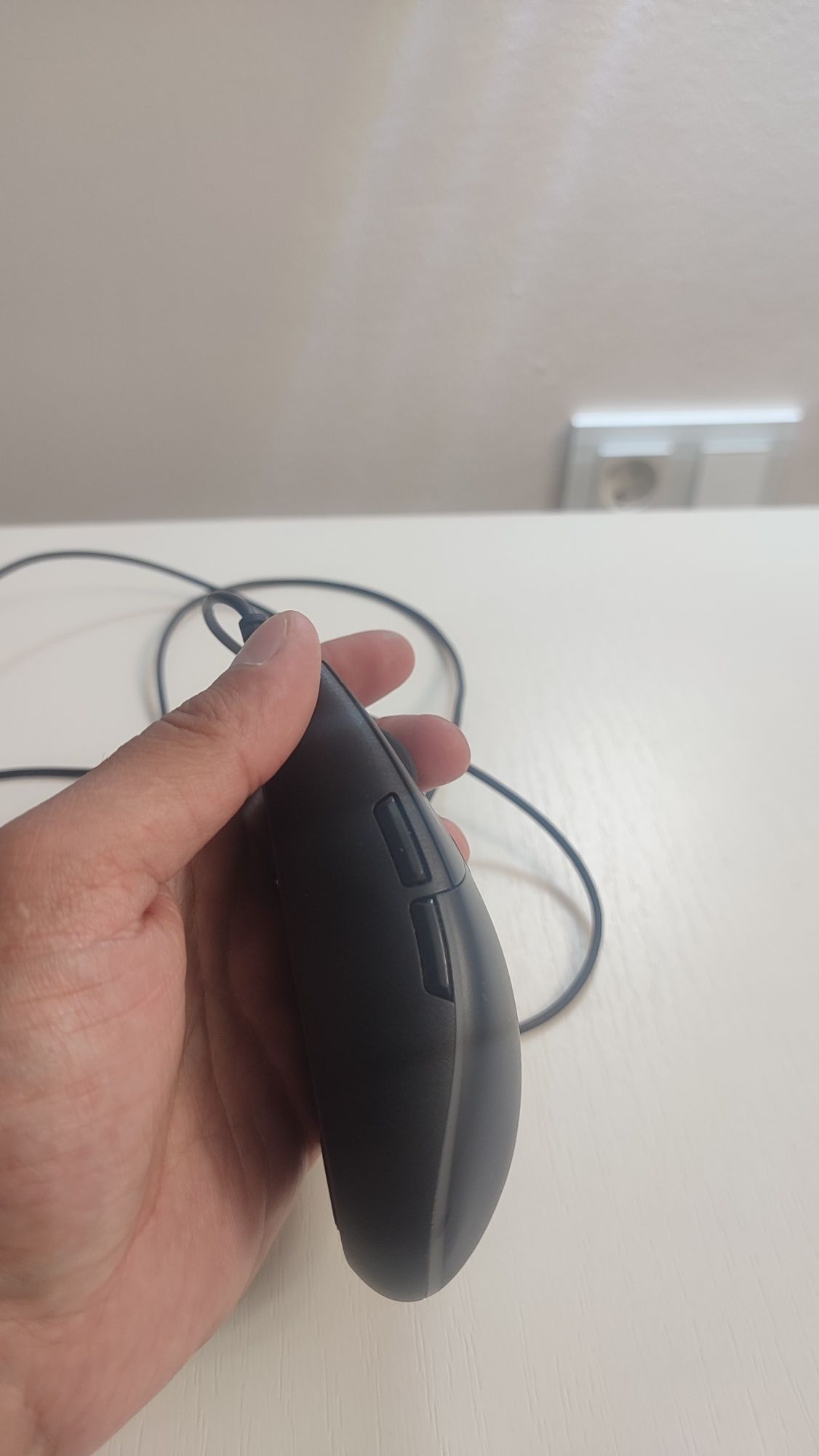 Продам игровую мышку Logitech