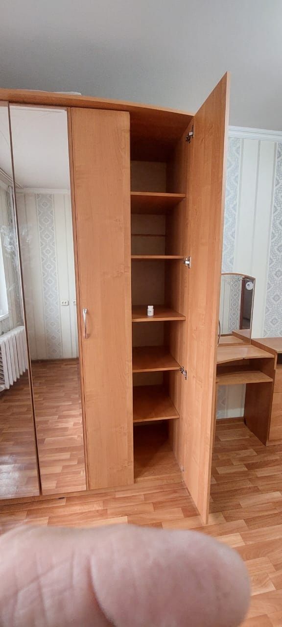 Продам шкаф с зеркалом  в отличном состоянии