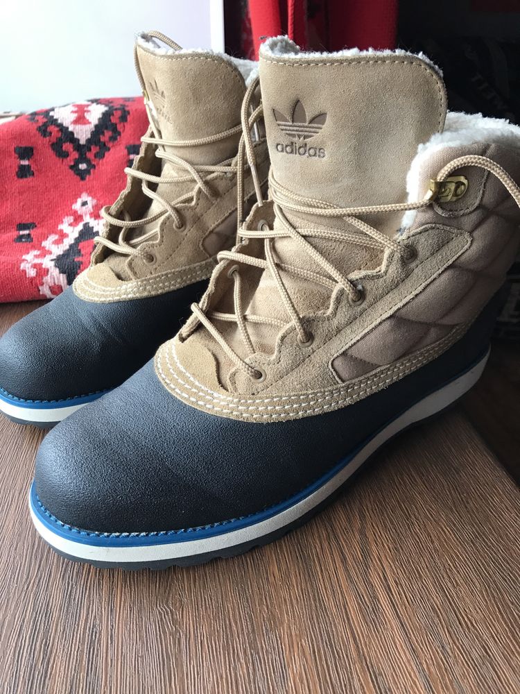 Продам Adidas ботинки